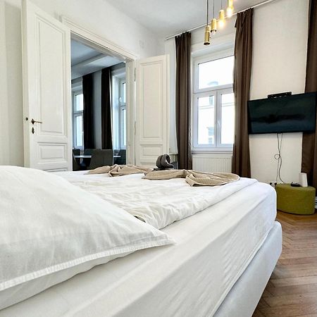 Premium Apartment Located At The Famous Vienna Kutschkermarkt Viena Exterior foto